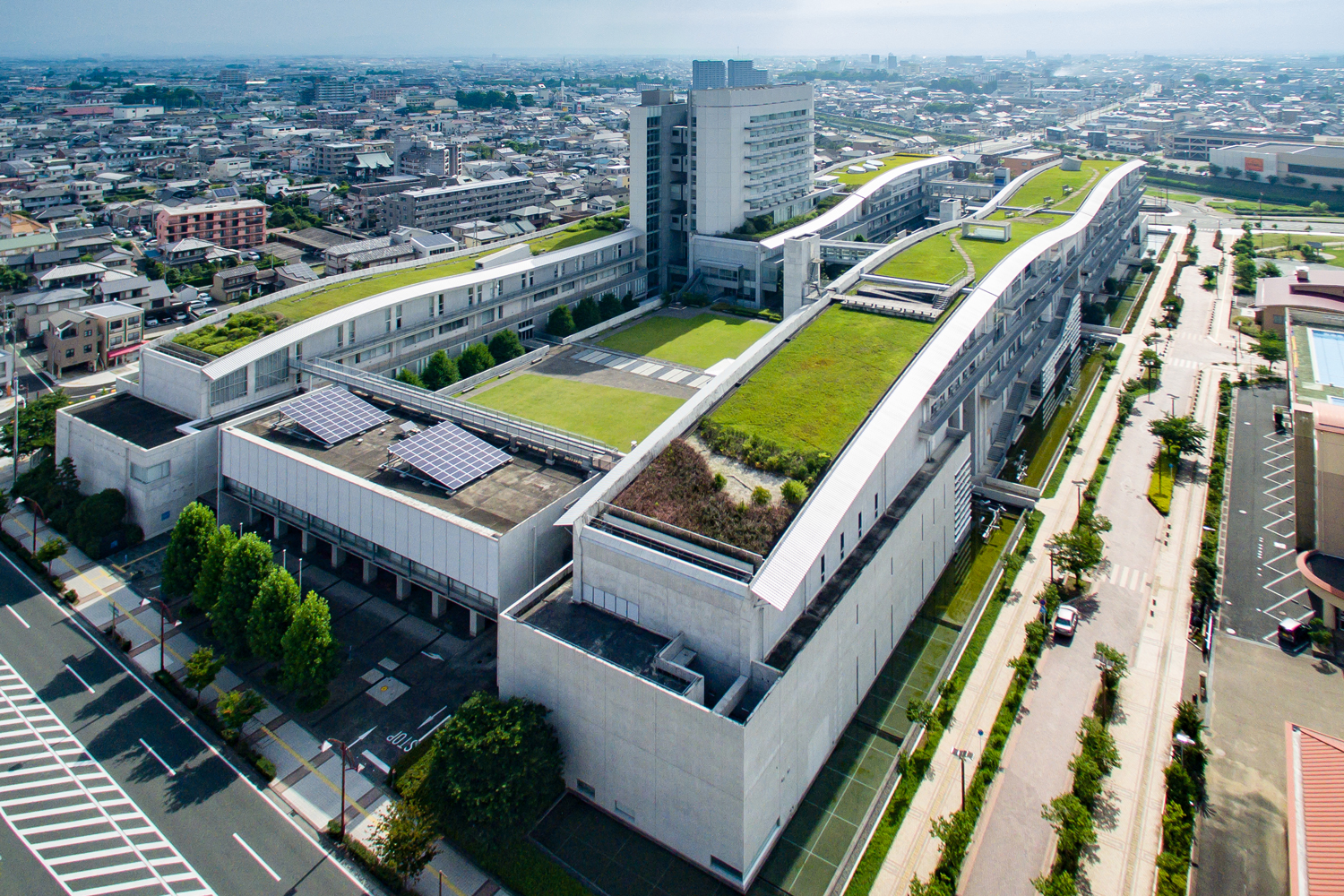 空撮による静岡文化芸術大学の全景写真