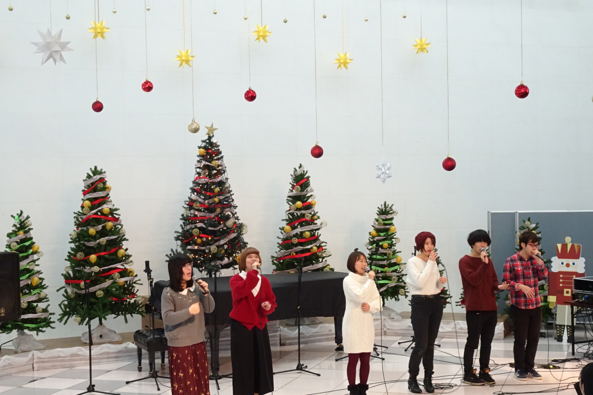 地域連携実践演習 クリスマスイベント みんなで奏でようクリスマス の会場装飾を担当 アーカイブ一覧 静岡文化芸術大学 デジタルアーカイブ