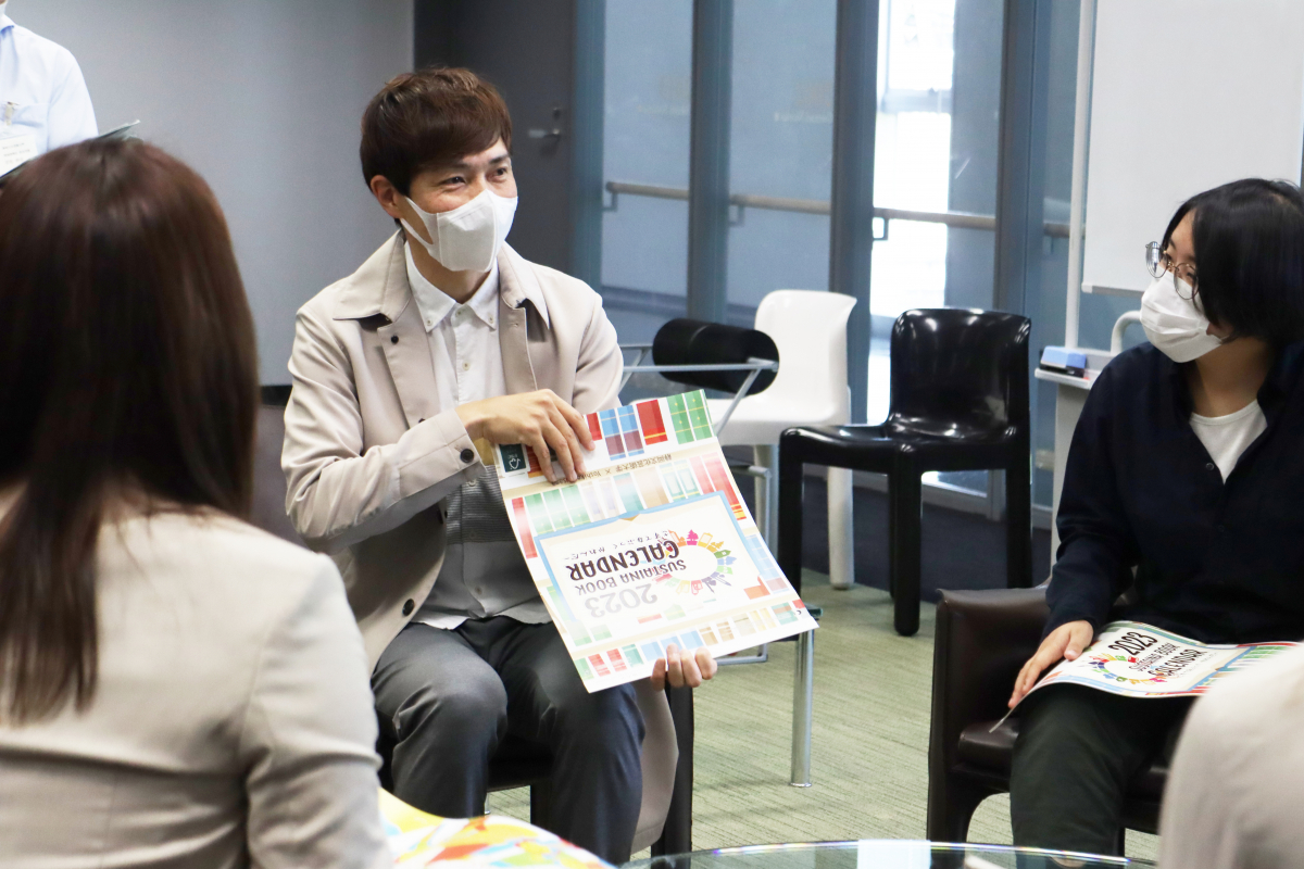 本学学生が手掛けた絵本が市販のカレンダーになりました