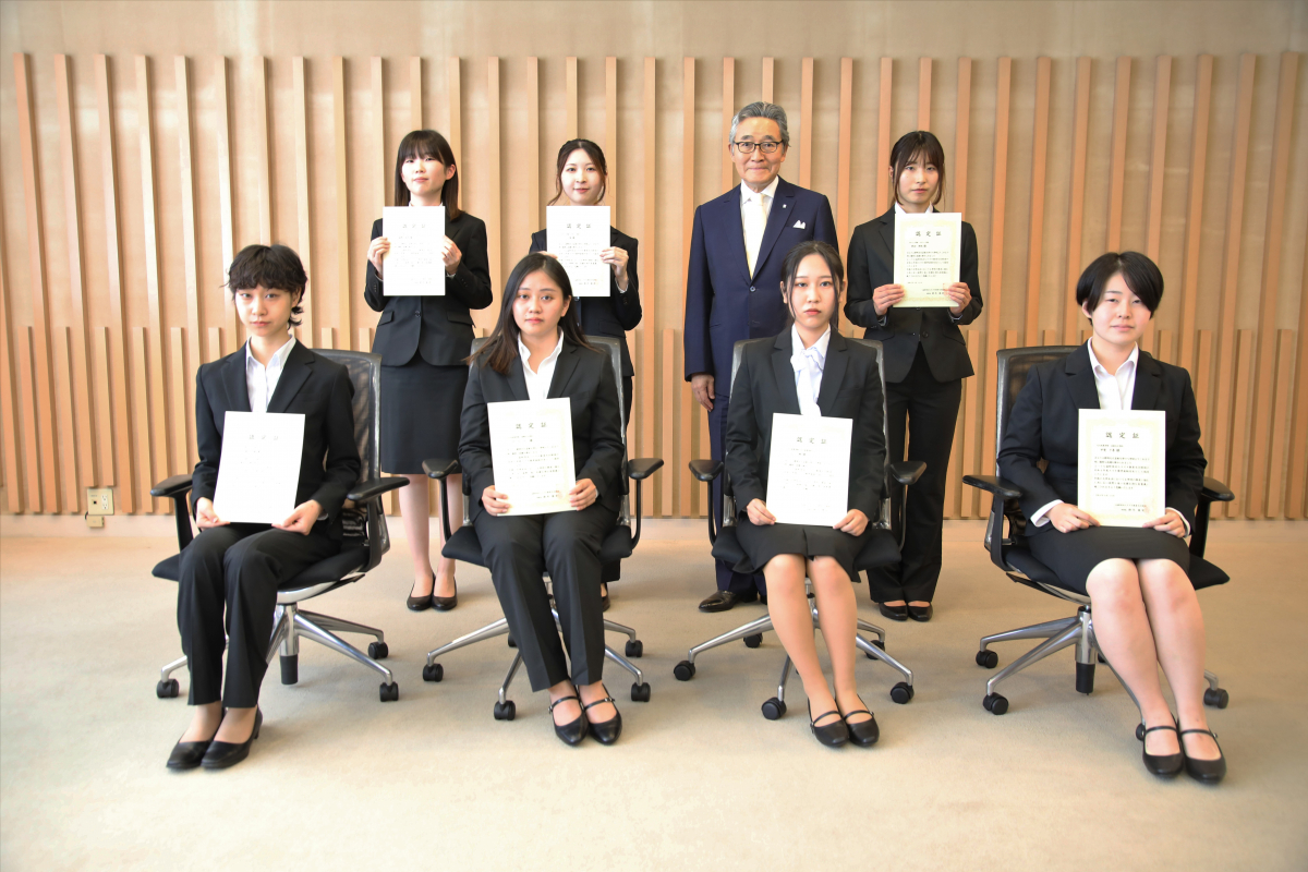 「スズキ奨学金」の認定証交付式が行われました