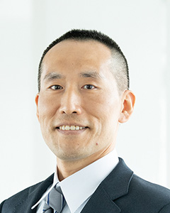 叢日超先生