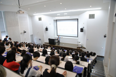 模擬授業（デザイン学科）の様子