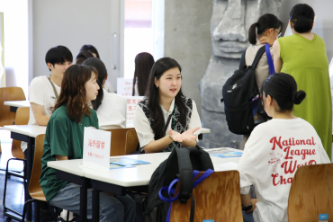 学科展示ブース（在学生への質問）