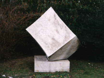 シェーンベルクの墓石