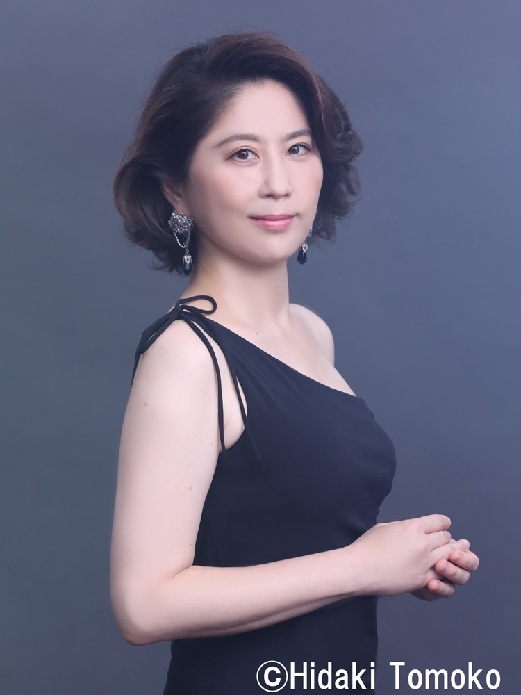 石野　真穂