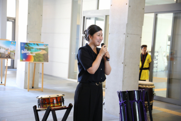 挨拶をする相川さん