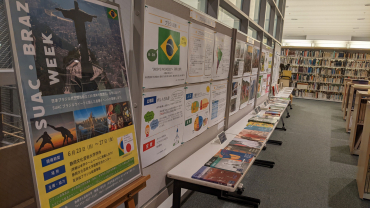 図書館での展示の様子