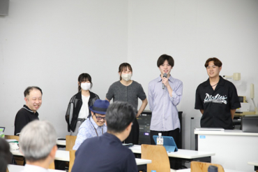 学生によるプレゼンテーションの様子の画像