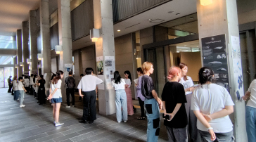 静岡文化芸術大学・ワルシャワ美術アカデミー合同作品展の様子