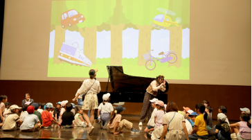 ワークショップに参加する小学生の画像
