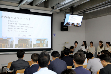 学生のプレゼンの様子の画像