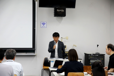 学生の提案への講評の様子