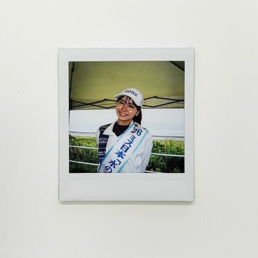 取材の様子をポラロイドカメラで撮影した写真の画像6