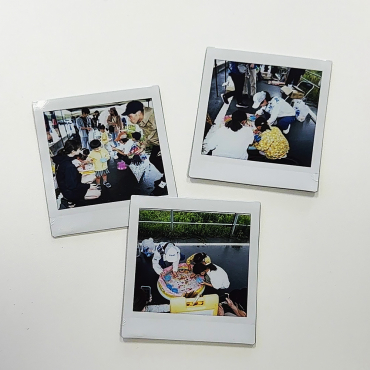 取材の様子をポラロイドカメラで撮影した写真の画像8