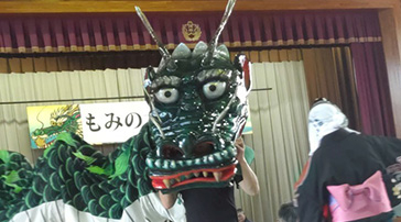蛇踊りの様子