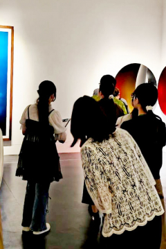 浜松市美術館での鑑賞の様子