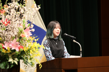 在学生代表大崎さんの言葉の様子