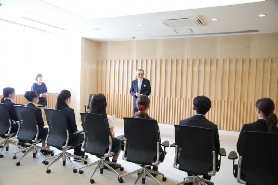 横山学長より励ましの言葉