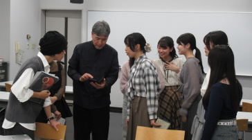 「第10回静岡国際オペラコンクール」ポスターデザイン制作プロジェクト　第２回ミーティングの様子