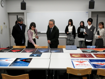 「第10回静岡国際オペラコンクール」ポスターデザイン制作プロジェクト　第4回ミーティングの様子