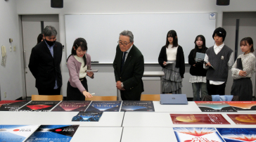 「第10回静岡国際オペラコンクール」ポスターデザイン制作プロジェクト第4回ミーティングの様子