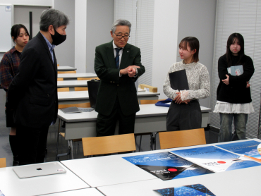 「第10回静岡国際オペラコンクール」ポスターデザイン制作プロジェクト　第4回ミーティングの様子