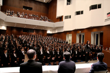 入学生呼名の様子