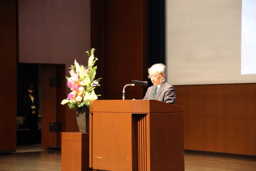 開学記念式の学長講話の画像