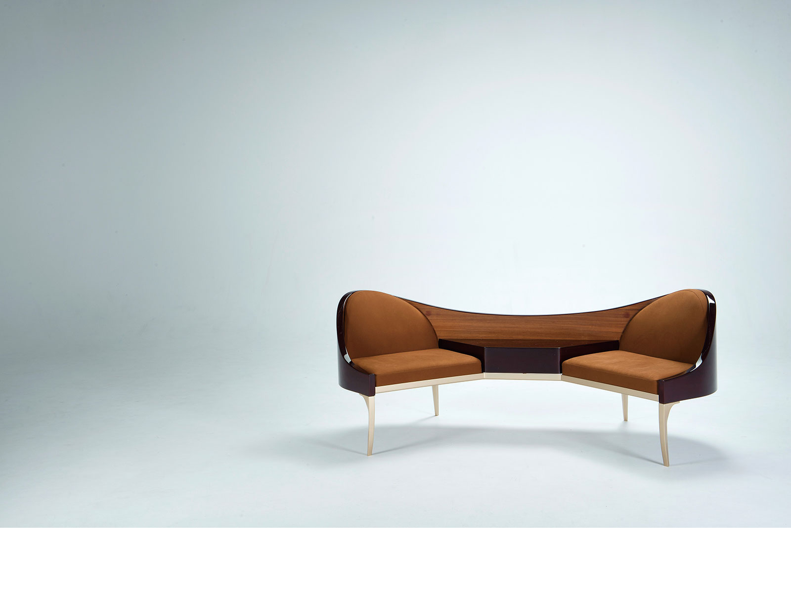 ピアノ製造技術を応用したコミュニケーションチェアの提案