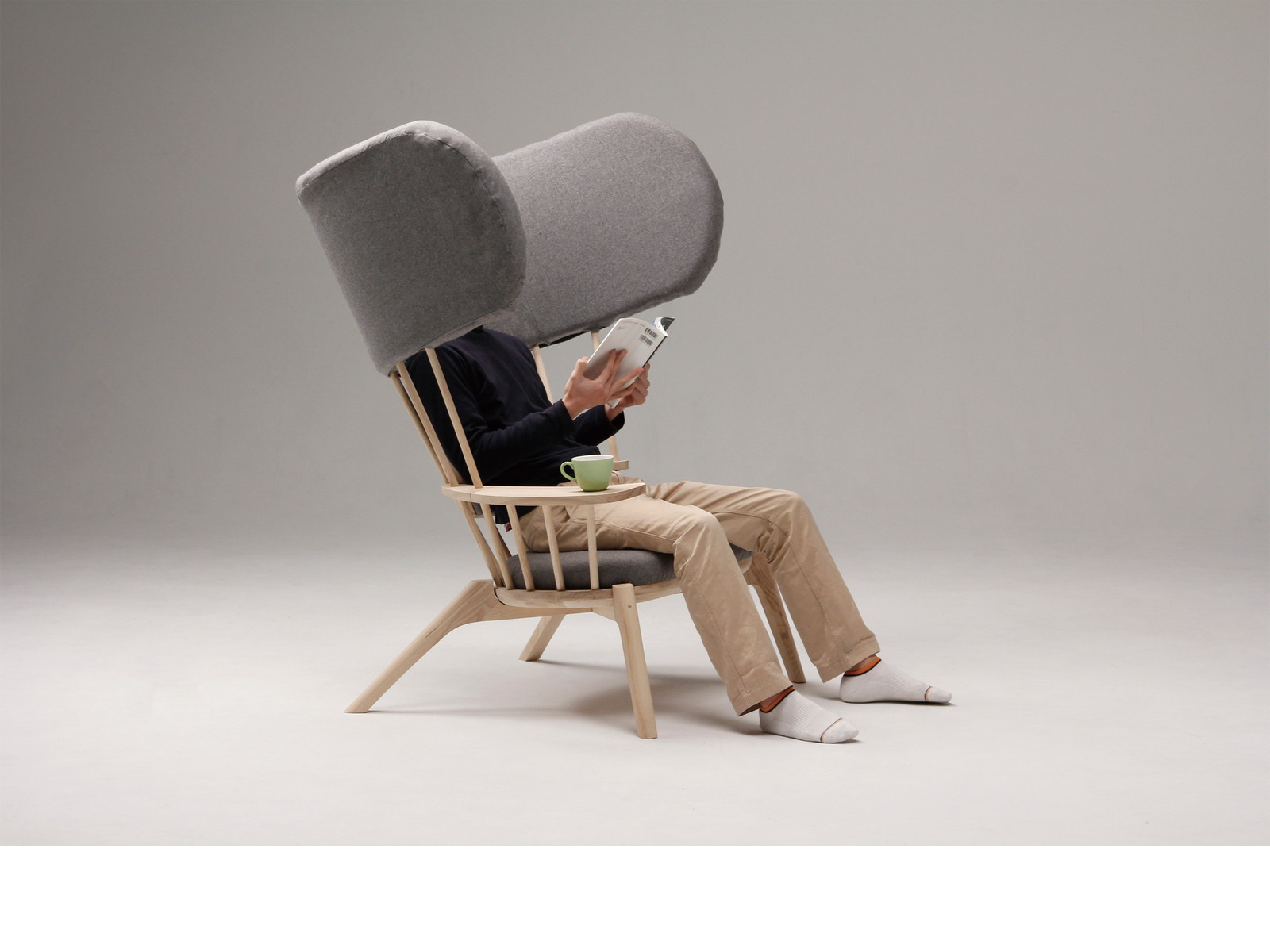Wrap chair	―家族と過ごしながら自分の世界に集中できる椅子―