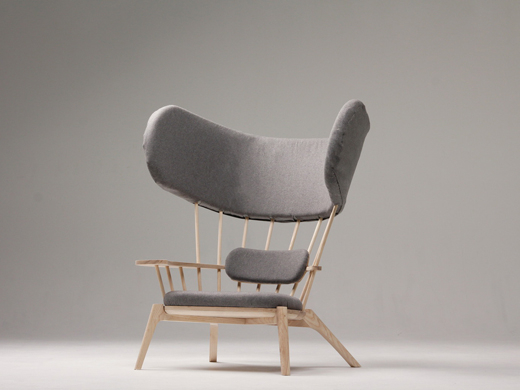 Wrap chair	―家族と過ごしながら自分の世界に集中できる椅子―