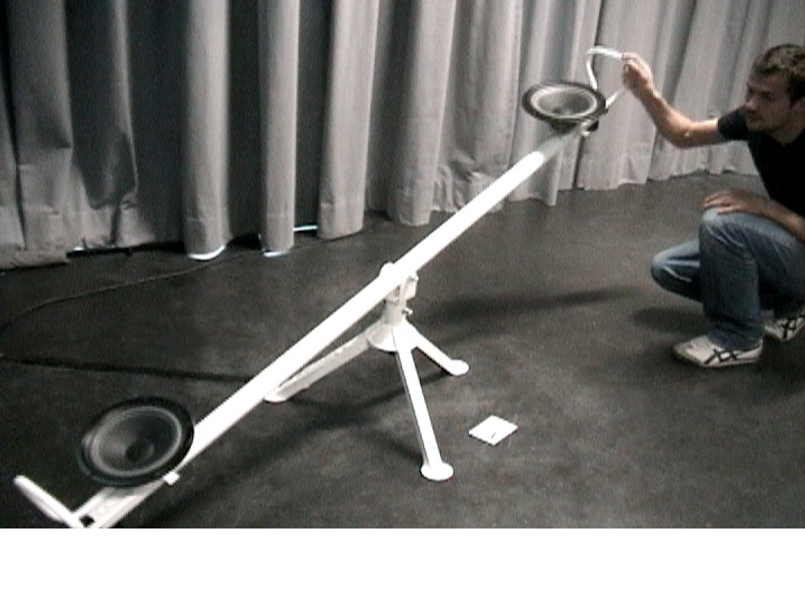 浮遊する音。　floating tone