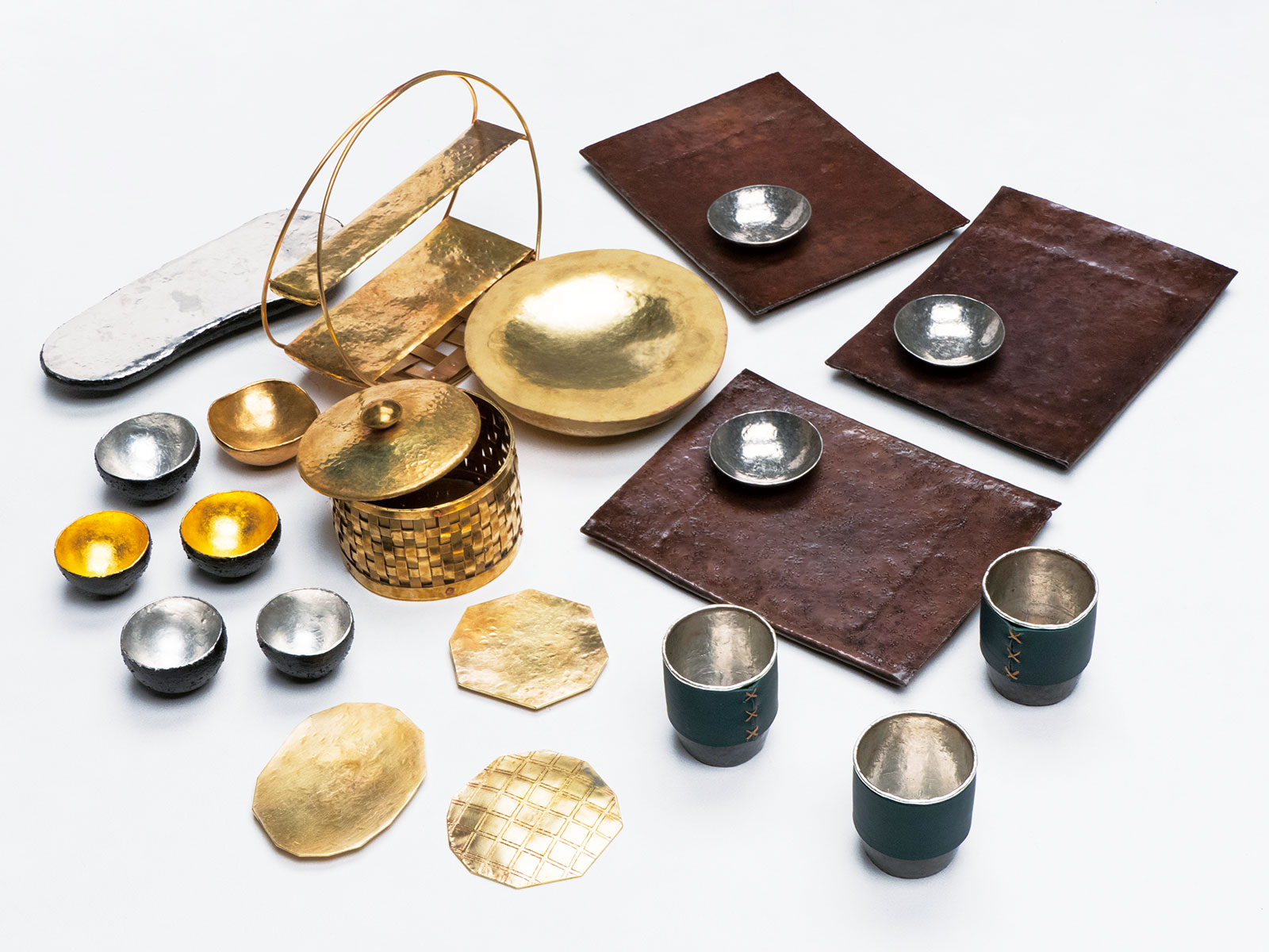 金属でつくる器 −シーンに合わせた異素材とのコラボレーションを技法別に展開−